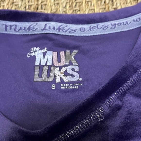 EUC MUK LUKS Warm, Comfy and Oh So SOFT Top - Picture 6 of 10